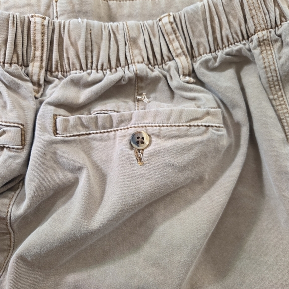 Old Navy Women's Tan Shorts Size Med - Picture 5 of 6